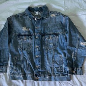 Jacket is supposed to be oversized therefore extra small can fit you like S/M